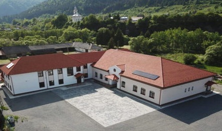 Scoala Lunca Bradului
